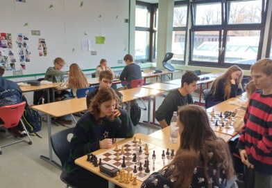 Heiße Partien beim Winterturnier – Erstmalig offenes Schulschachturnier unter den Eichen